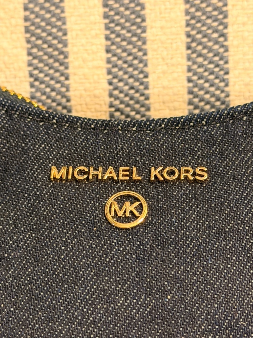 MICHAEL KORS “DENIM” (Retail:$198) Jet Set Charm pochette. 👖💙💙💙 - Picture 6 of 9